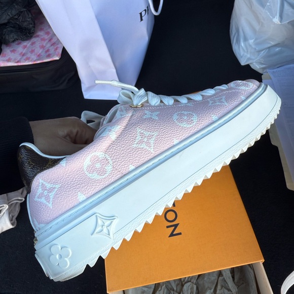 Louis Vuitton Time Out Pink Monogram Sneakers 39 - Picture 6 of 9